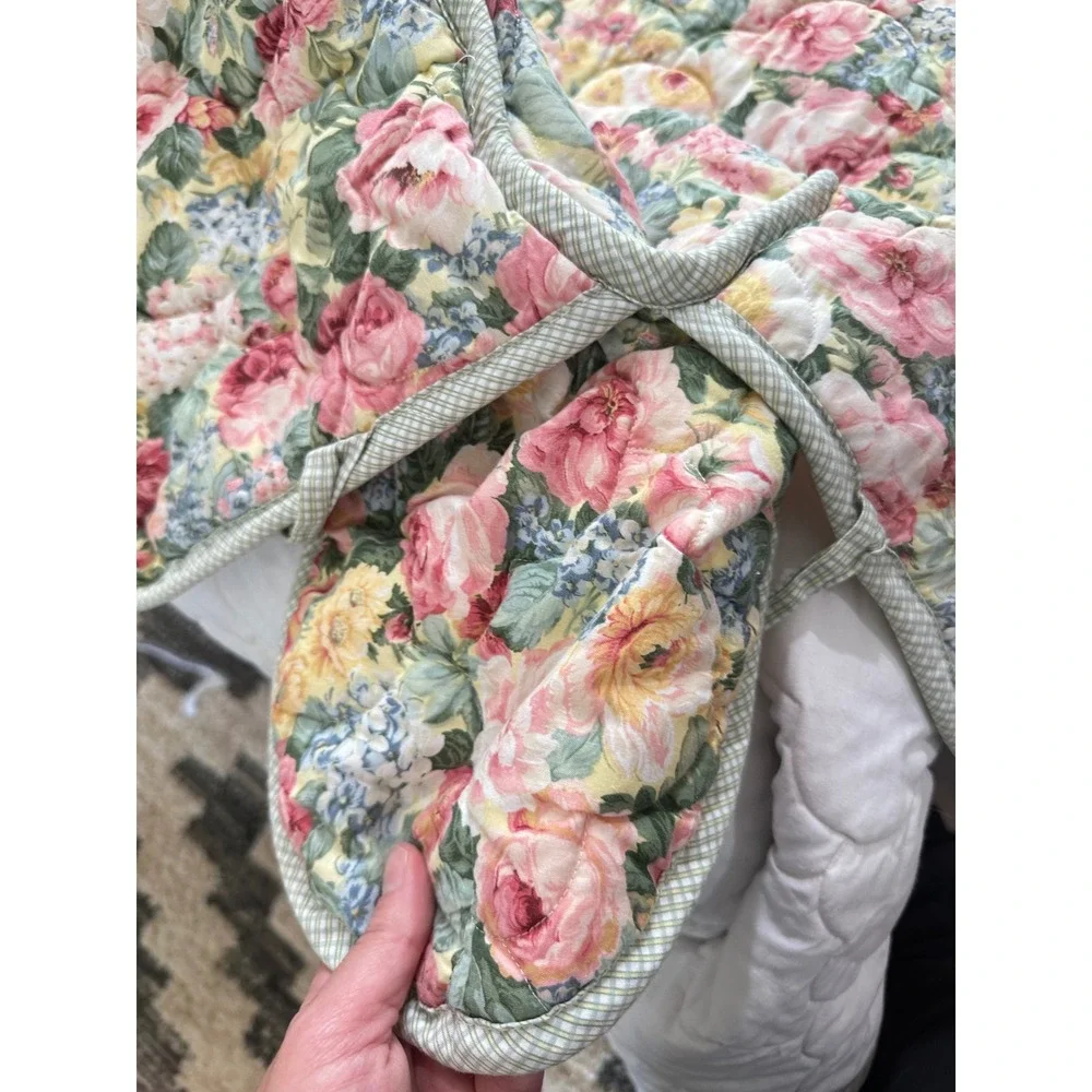 Vintage Croscill Coventry Queen Floral Coverlet 2 Shams Bedskirt Cottagecore
